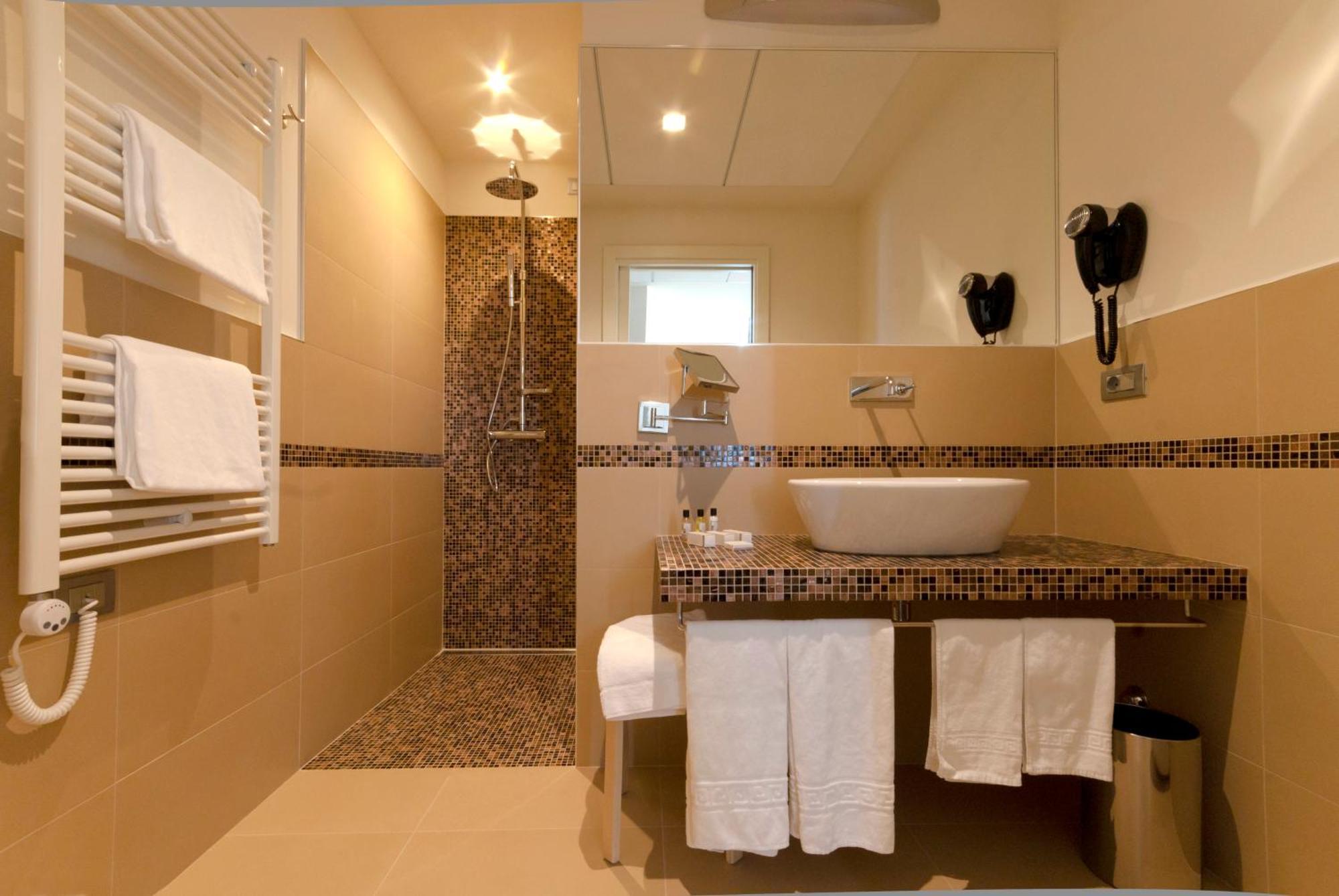 Hotel Glamour Bassano del Grappa Værelse billede